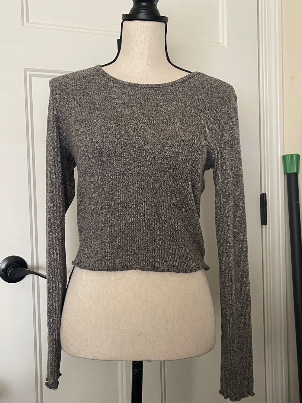 American Eagle Outfitters Heathered Gray Ribbed Long-Sleeve Crop Top